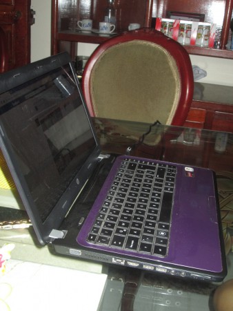 Pórtatil Hp Vista Lateral  Puertos No incluye objetos de ambinetación